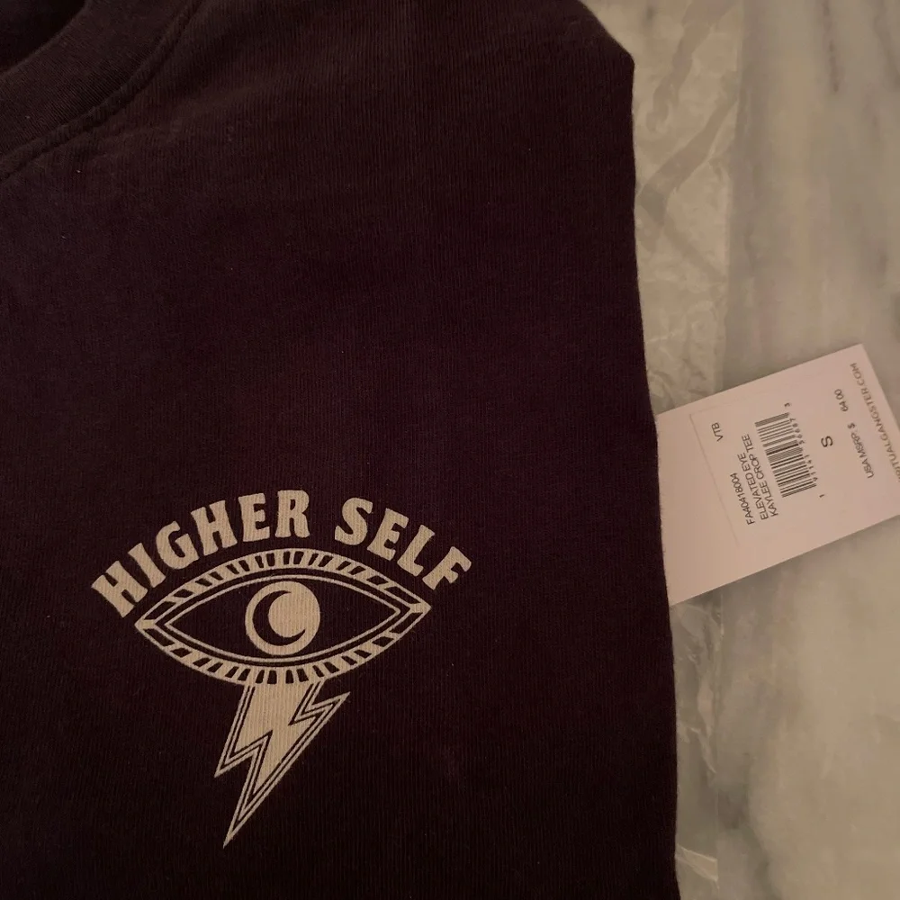 NEW Set of 2 crop tees from Spiritual Gangster size small, 1 black tee 1 white - Picture 9 of 9